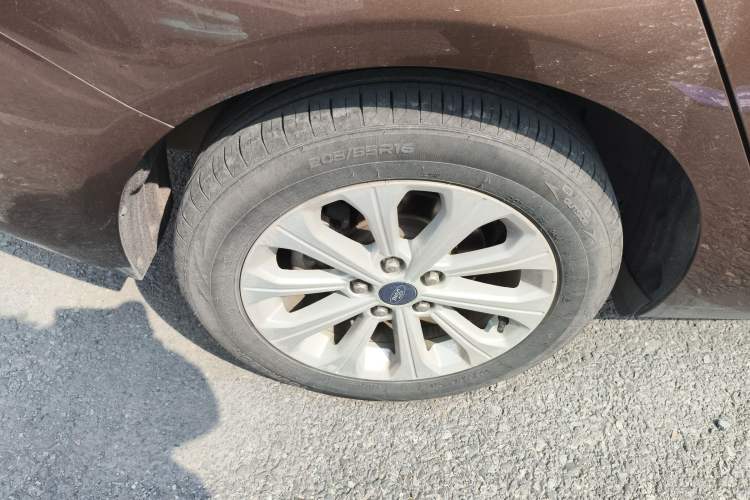 Used Ford Escort 2015 1.5L Automatic Fashion Model
