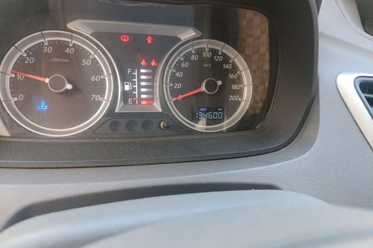 Used FAW Xiali N5 2014 1.3L Manual Standard Edition Odometer Close Up