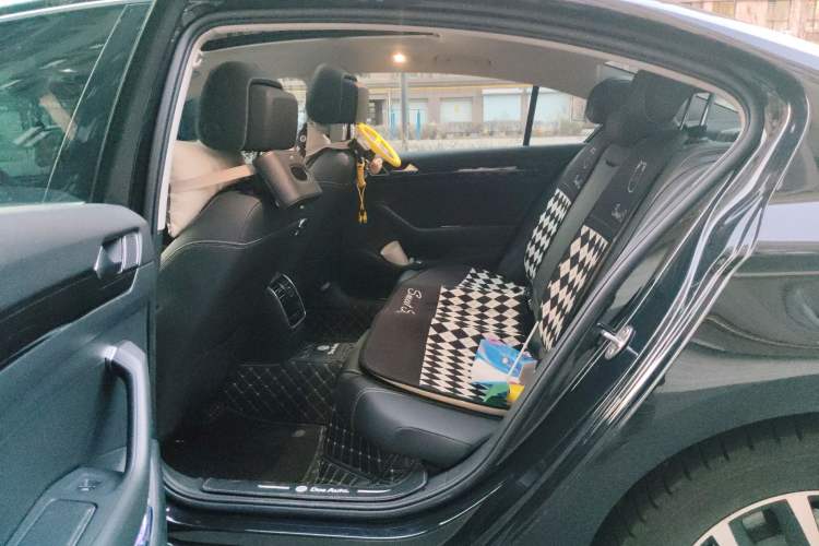 Used Volkswagen Magotan 2020 330TSI DSG Leading Model
