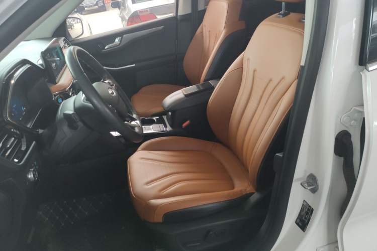 Used Ford Escape 2020 EcoBoost 245 Two-Wheel Drive Smart & Enjoyment Model
