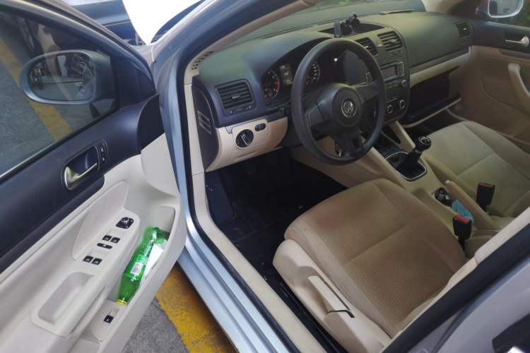 Used Volkswagen Sagitar 2011 1.6L Manual Comfort Version Driver Seat