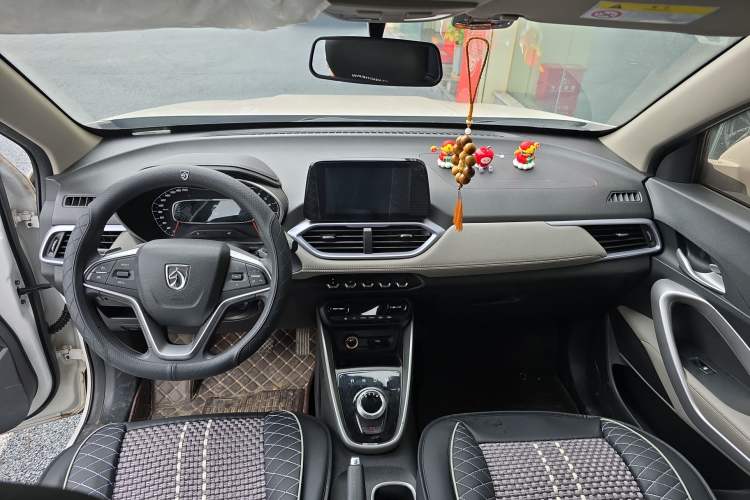 Used Baojun 510 2019 1.5L Automatic Enjoyment Model China V Emission Standard Center Console