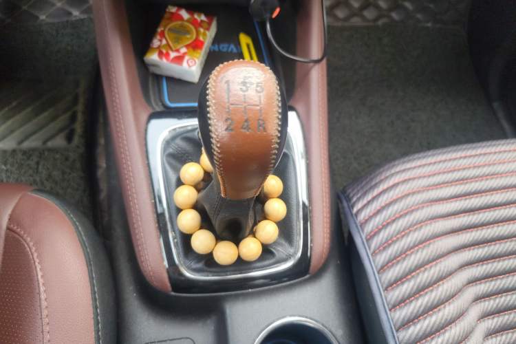 Used CHANGAN Lingxuan 2017 1.6L Manual Happiness Edition Gear Lever