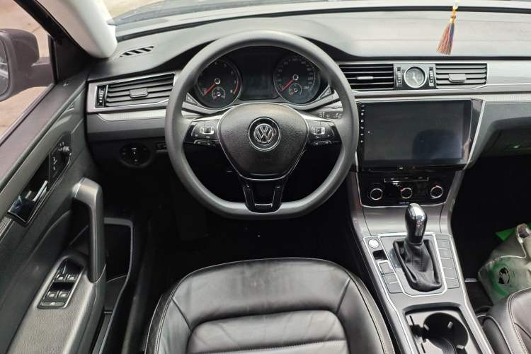 Used Volkswagen Passat 2017 330TSI DSG Luxury Edition
