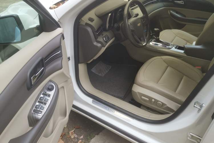 Used Chevrolet Malibu 2014 2.4L Automatic Luxury Edition Driver Seat