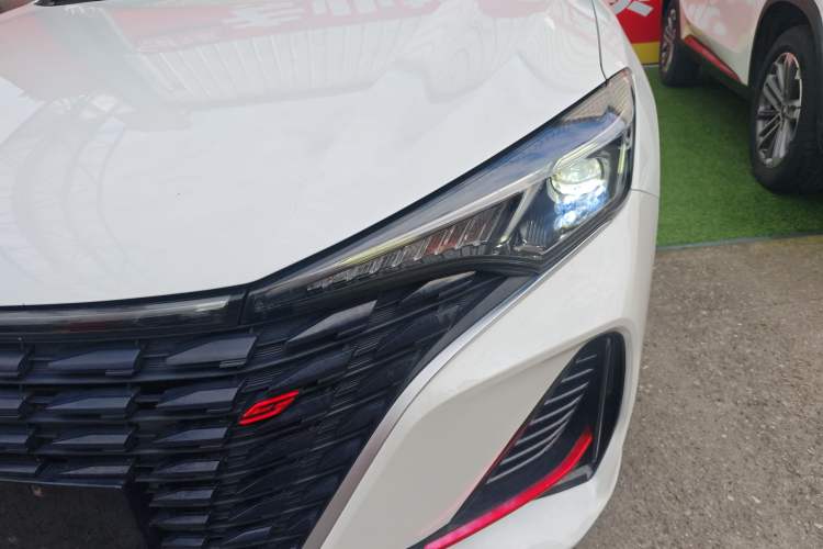 Used CHANGAN Eado 2022 PLUS Blue Whale NE 1.4T GDI DCT Prestige Edition Left Front Headlight