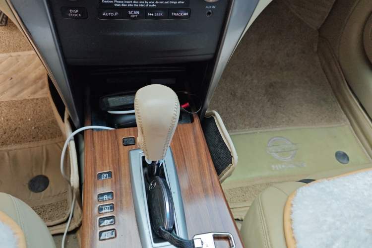 Used Nissan Teana 2011 2.0L XL Comfort Edition Gear Lever