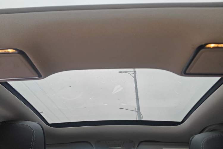 Used Mercedes-Benz C-Class 2017 C 200 L Sport Edition Headliner