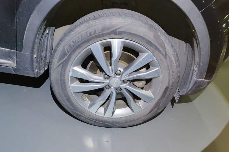 Used Geely Auto Emgrand X7 Sport 2016 1.8TD Automatic Smart Connectivity Version Right Front Wheel Hub