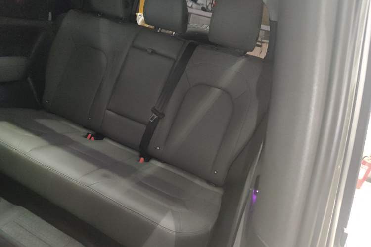 Used Land Rover Defender 2023 Facelift 90 2.0T P300 SE