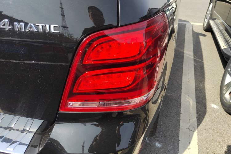 Used Mercedes-Benz GLK-Class 2015 GLK 260 4MATIC Fashion Edition Ultimate Version Exterior 3