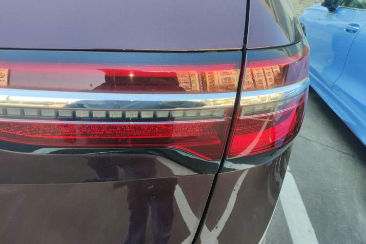 Used Volkswagen Viloran 2020 380TSI Prestige Edition
