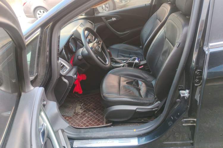 Used Buick GT 2012 GT 1.8L Automatic Fashionable Leather Edition
