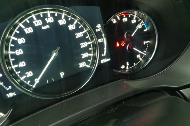 Used Mazda CX-5 2025 2.0L Automatic Two-Wheel Drive ZhiShang Pro Odometer Close Up