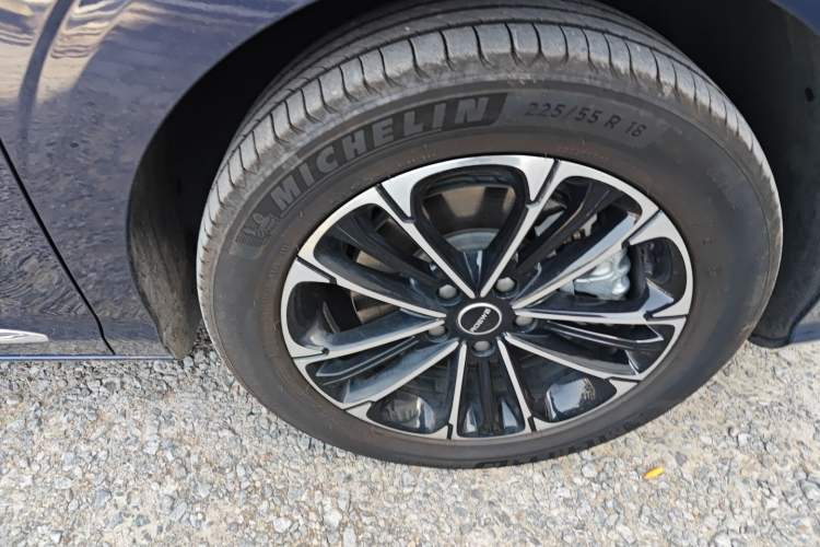 Used Roewe iMAX8 2022 400TGI Prestige Edition Right Front Wheel Hub