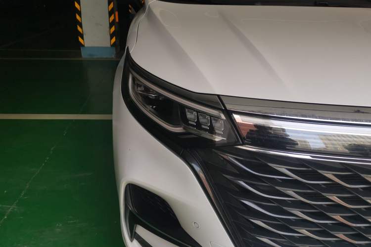 Used Roewe iMAX8 2021 400TGI Supreme Series Prestige Edition