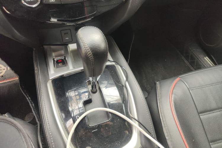 Used Nissan X-Trail 2019 2.0L CVT Smart Connect Comfort Edition 2WD Gear Lever