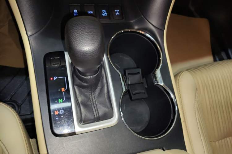 Used Toyota Highlander 2015 2.0T Four-Wheel Drive Elite Edition 7-Seater
