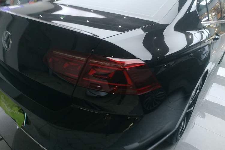 Used Volkswagen Magotan 2023 2 Million Units Limited Edition 330TSI DSG Leading Version
