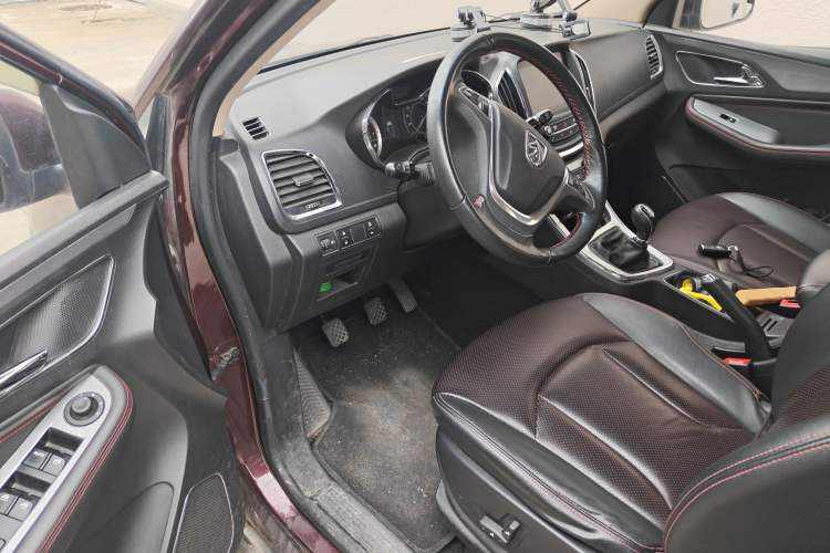 Used Baojun 560 2015 1.8L manual luxury version