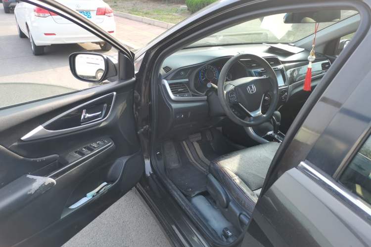 Used Honda Crider 2013 1.8L automatic luxury edition