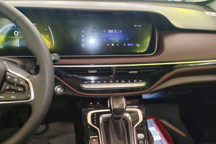 Used GAC Trumpchi M6 2023 PRO 270T DCT Luxury Edition
