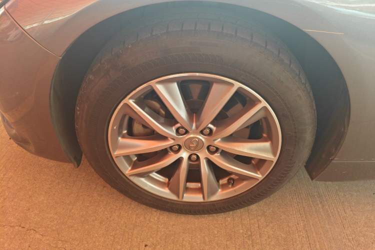 Used Infiniti Q50L 2016 2.0T Enjoyment Edition Left Front Wheel Hub