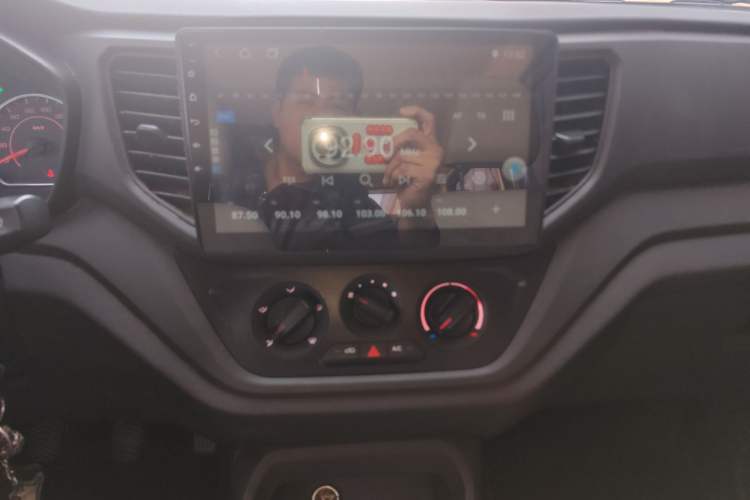 Used Wuling Hongguang V 2022 1.5L Jingqu Edition Electric-Assist LAR Audio And AC Panel