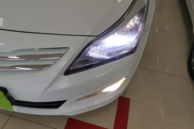 Used Hyundai Verna Ray 2016 1.4L Automatic Leading-Edge GLX