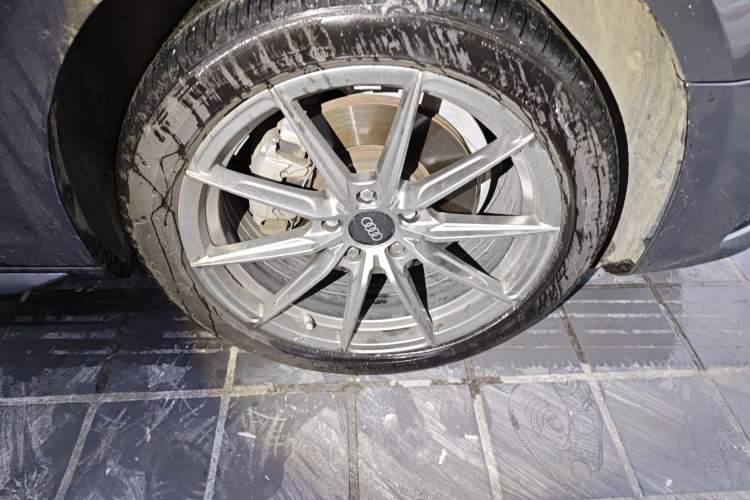 Used Audi A4L 2020 40 TFSI Fashionable and Elegant Model
