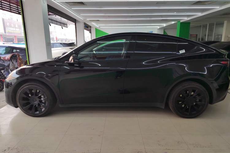 Used Tesla Model Y 2022 Long-Range All-Wheel-Drive Version