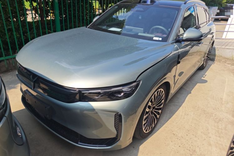 Używany VOYAH FREE 2025 Model FREE+ Four-Wheel-Drive Qiankun Edition