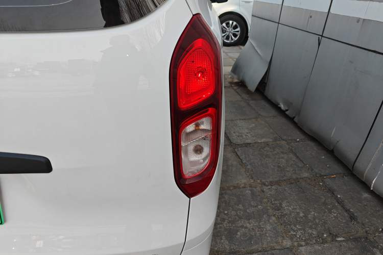 Used Wuling Hongguang New Energy 2024 All-Electric Model 300KM Standard Version
