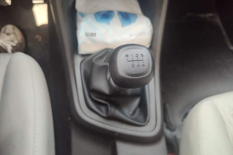 Used Wuling Hongguang V 2022 1.5L Jingqu Edition Electric-Assist LAR