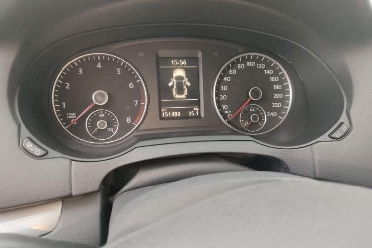 Used Volkswagen Sharan 2013 1.8TSI Standard Model Euro IV Odometer Close Up