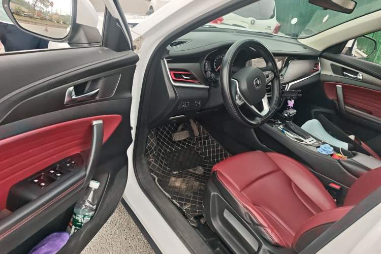 Used CHANGAN CS35PLUS 2019 1.4T DCT Chuanlian Blue Whale Edition Interior 3