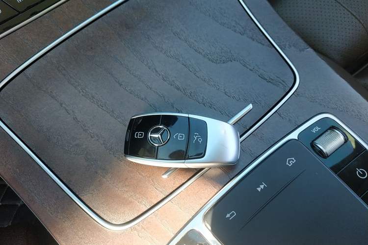 Used Mercedes-Benz E-Class 2020 E 260 L
