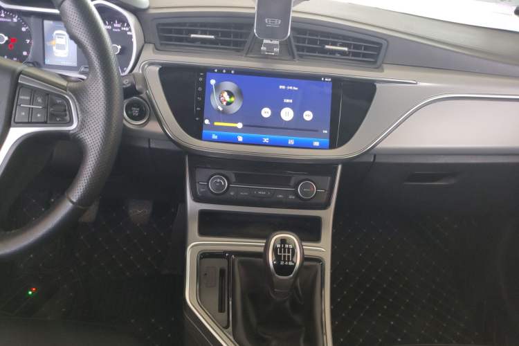 Used Geely Auto Emgrand GL 2018 1.8L Manual Elite Smart Connectivity Version Audio And AC Panel