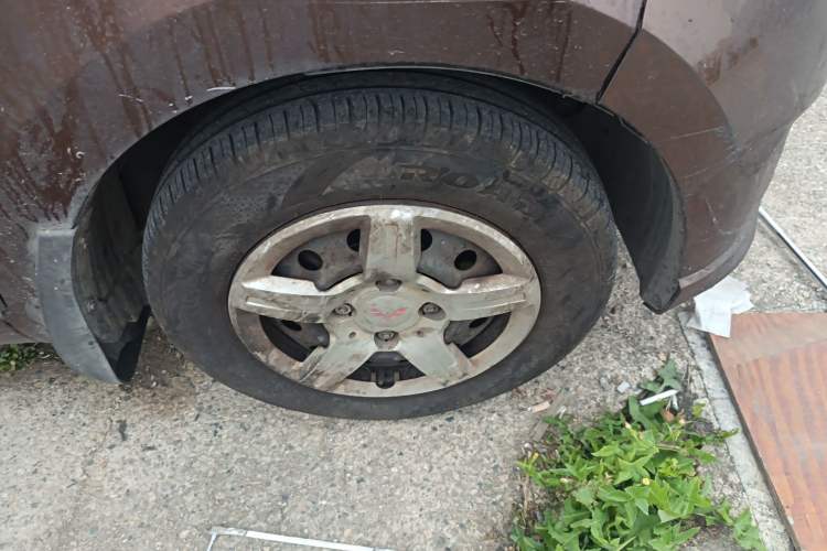 Used Wuling Hongguang 2015 1.2L S Base Model China V Standard Right Front Wheel Hub