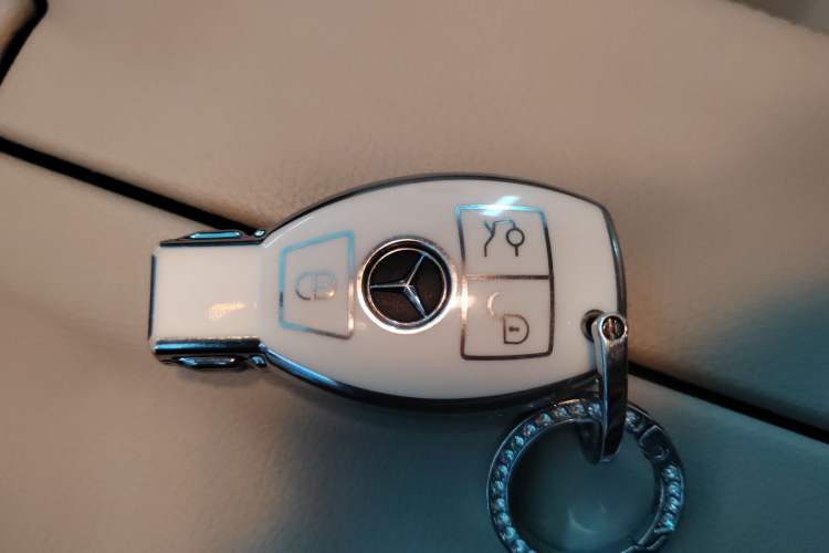 Used Mercedes-Benz E-Class 2015 Facelift E 200 L