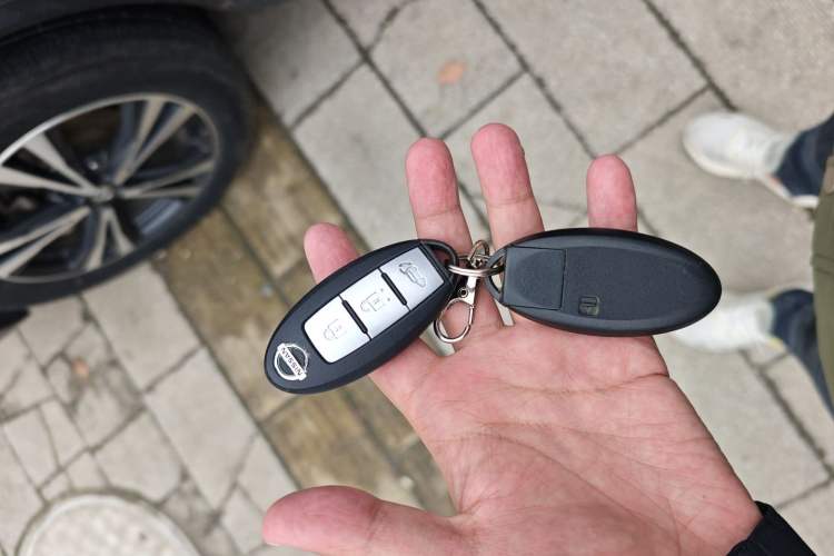 Used Nissan X-Trail 2017 2.5L CVT Luxury Edition 4WD Vehicle Key