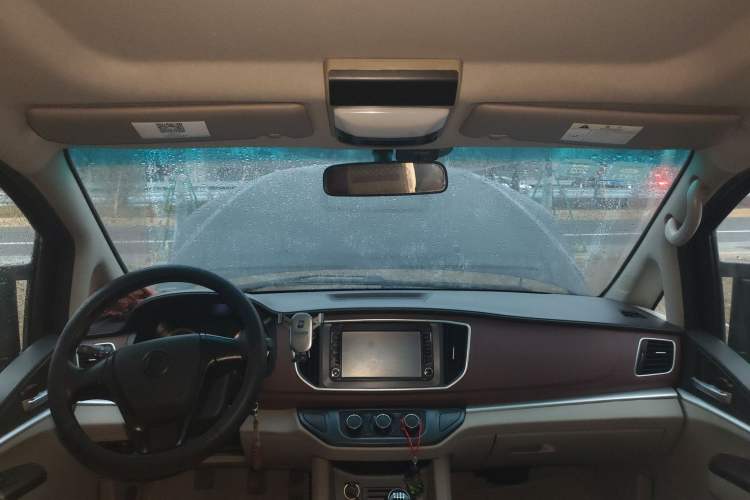 Used FORTHING Lingzhi 2018 M5L 2.0L 7-Seater Comfort Model