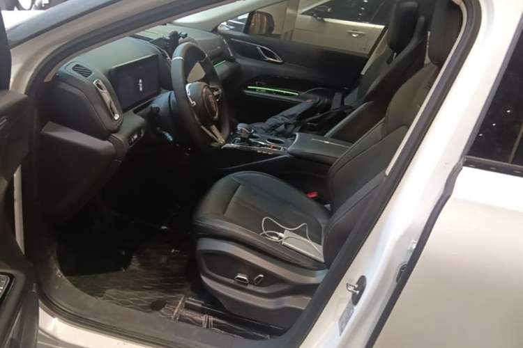 Used Hongqi HS3 2023 1.5T Two-Wheel Drive Shanwei Edition
