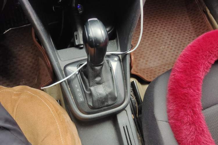 Used Volkswagen Santana 2013 1.6L Automatic Fashion Edition Gear Lever