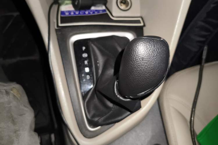 Used Buick GT 2016 15N Automatic Elite Edition Gear Lever