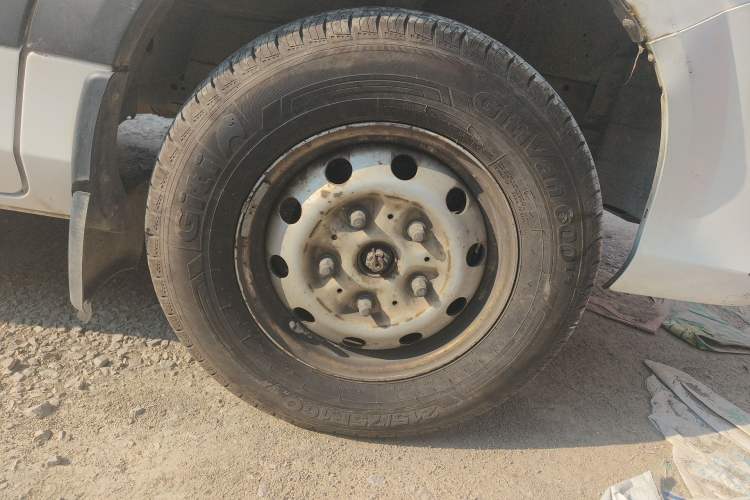 Used Foton Toano 2017 2.8T Restyled S Commercial Version Short Wheelbase ISF2.8s5129T Right Front Wheel Hub