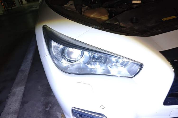 Used Infiniti Q50 2014 2.0T Comfort Edition Right Front Headlight