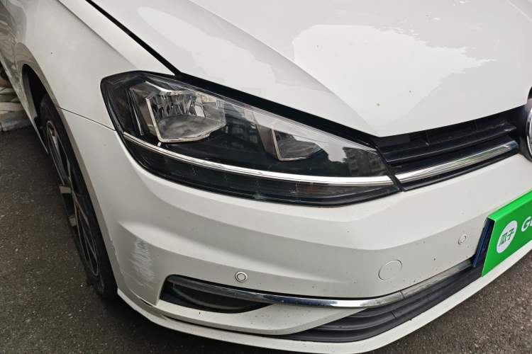 Used Volkswagen Golf 2018 230TSI Automatic Luxury Version Right Front Headlight