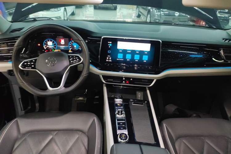 Used Volkswagen Teramont 2024 380TSI All-Wheel Drive Longyao Edition Center Console