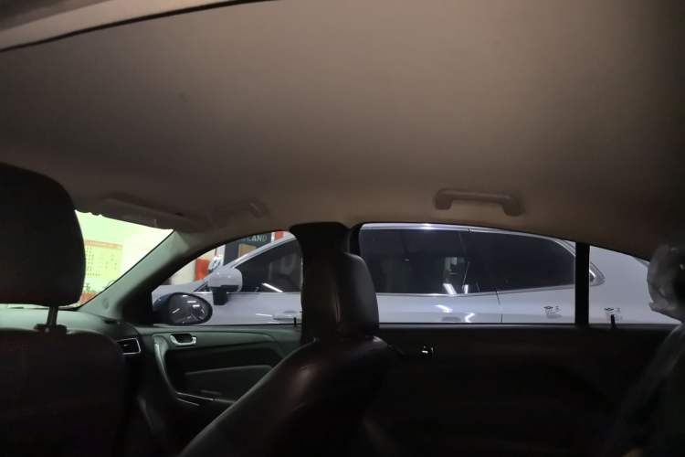 Used Chery Arrizo 5 2016 1.5L CVT Trendsetting Edition Headliner